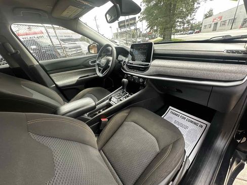 Used 2022 Jeep Compass Sport image 23