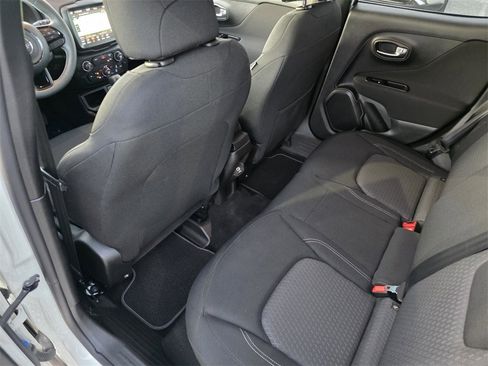 Used 2021 Jeep Renegade Latitude image 14