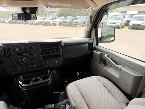 Used 2020 Chevrolet Express 3500 LT w/ LT Preferred Equipment Group RWD image 23