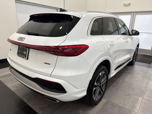 Certified 2025 Audi Q5 Premium w/ Convenience Package AWD/4WD image 2
