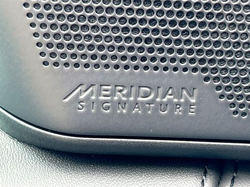 New 2025 Land Rover Range Rover SV image 21