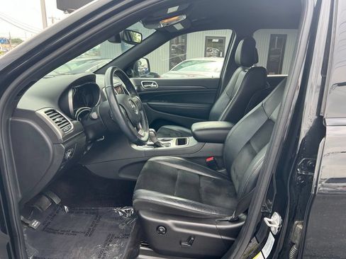 Used 2018 Jeep Grand Cherokee Altitude AWD/4WD image 14
