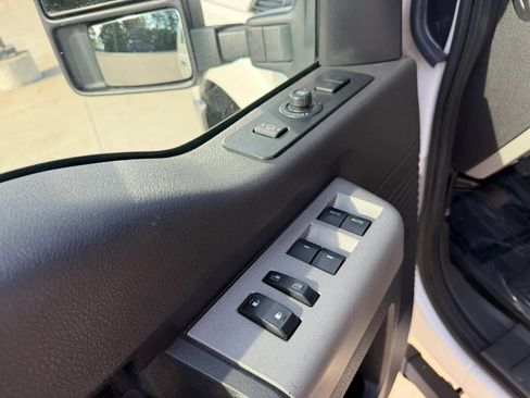 Used 2016 Ford F250 Lariat w/ Lariat Ultimate Package AWD/4WD image 14