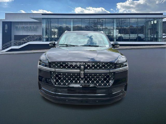 New 2027 Lincoln Navigator L Black Label AWD/4WD image 2