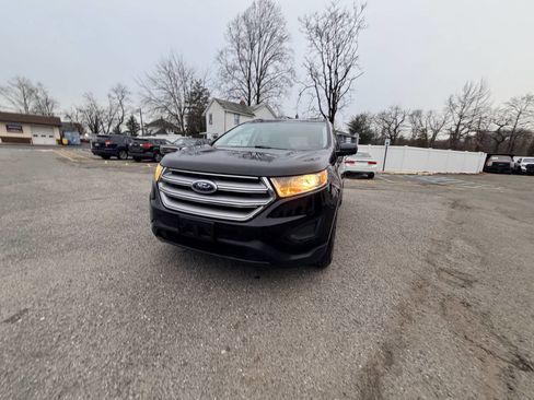 Used 2018 Ford Edge SE image 2