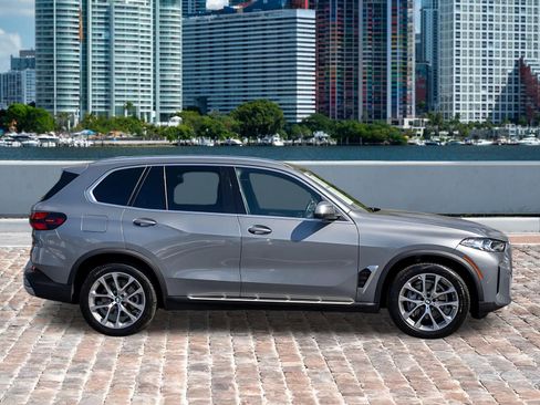 Used 2025 BMW X5 xDrive40i w/ Climate Comfort Package AWD/4WD image 4