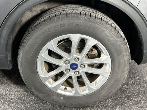 Used 2022 Ford Escape SE w/ Cold Weather Package FWD image 10