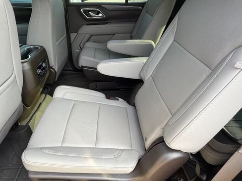 Used 2024 Chevrolet Tahoe Z71 w/ Luxury Package AWD/4WD image 16