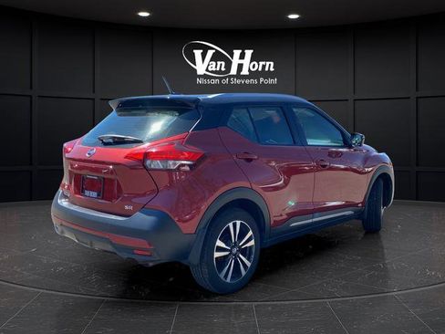 Used 2019 Nissan Kicks FWD image 7