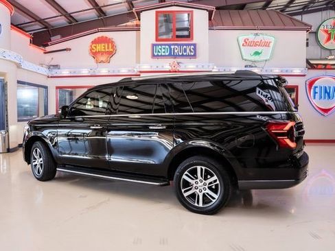 Used 2022 Ford Expedition Max Limited image 4