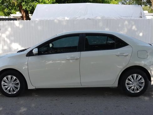 Used 2014 Toyota Corolla LE FWD image 3