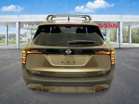 New 2026 Nissan Kicks SV w/ Cold Weather Package image 4