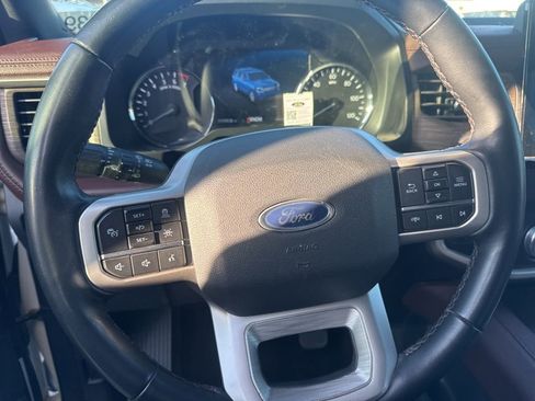 Used 2022 Ford Expedition Max Limited image 10