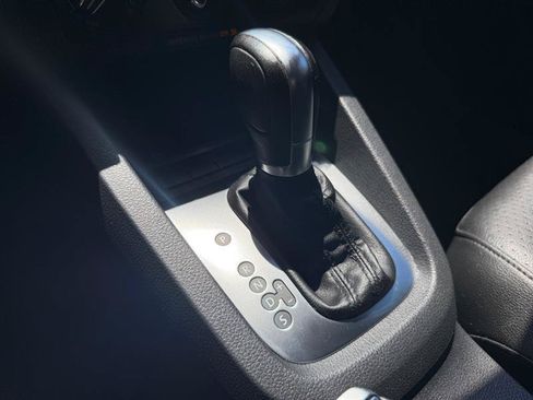 Used 2013 Volkswagen Jetta SE FWD image 21