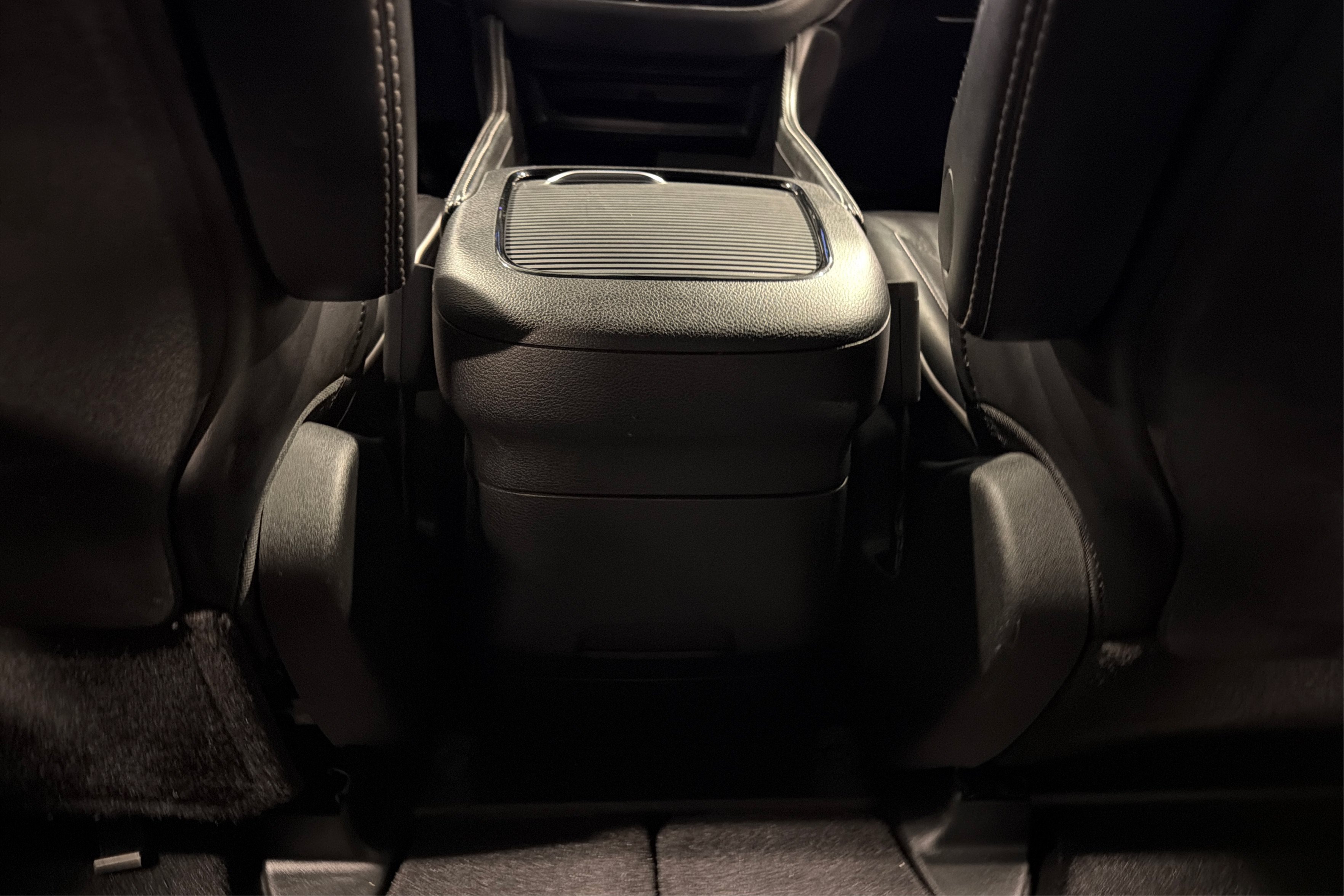 Used 2025 Chrysler Pacifica Limited FWD image 39