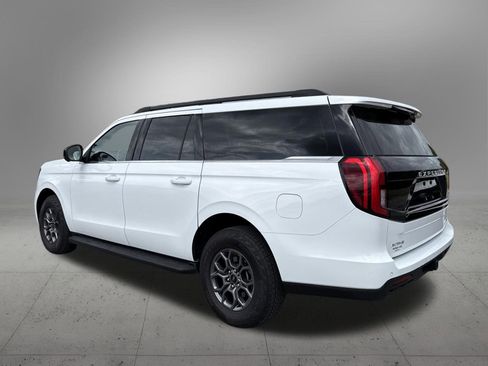 Used 2025 Ford Expedition Max Active AWD/4WD image 3