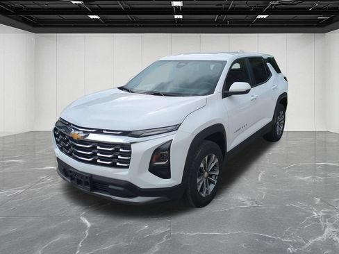 Used 2025 Chevrolet Equinox LT FWD image 1