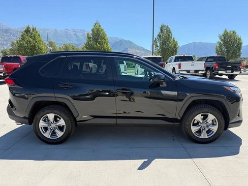Used 2025 Toyota RAV4 LE AWD/4WD image 2