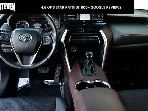 Used 2021 Toyota Venza image 18