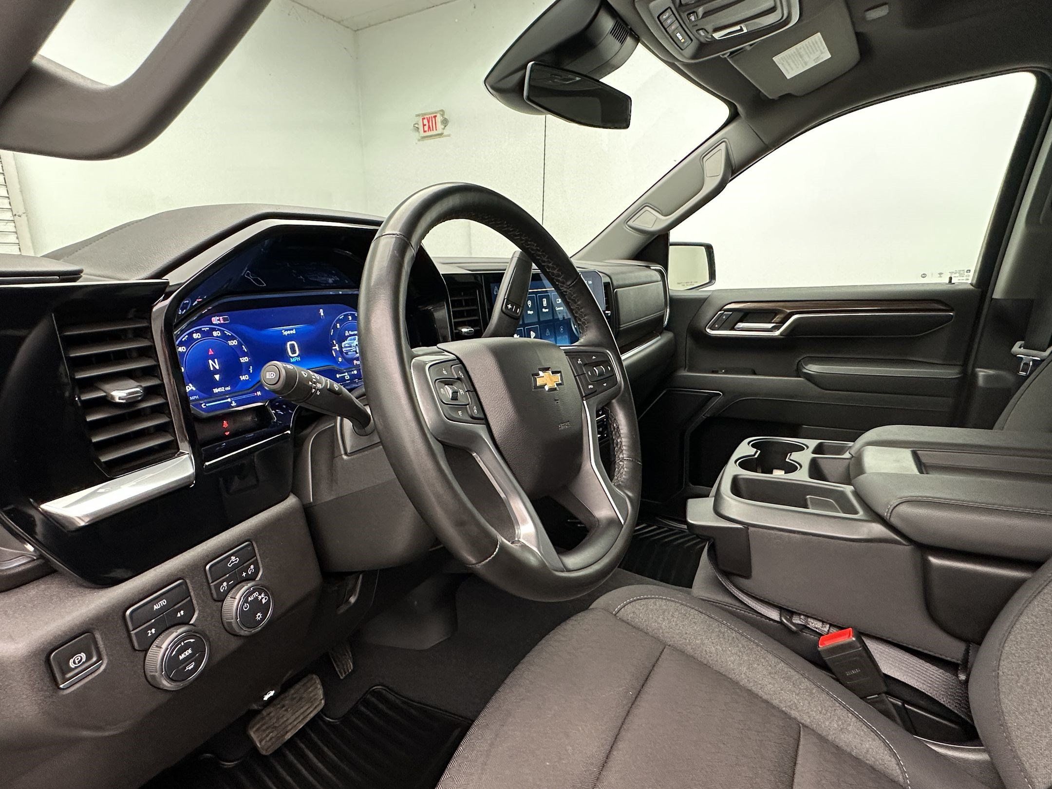 Certified 2024 Chevrolet Silverado 1500 LT AWD/4WD image 4