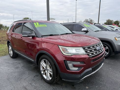 Used 2017 Ford Explorer XLT w/ Equipment Group 202A image 1