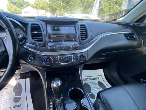 Used 2019 Chevrolet Impala LT FWD image 13