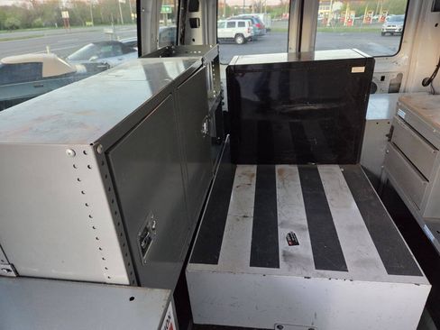 Used 2013 Ford E-350 and Econoline 350 Extended Super Duty w/ PWR Group RWD image 20