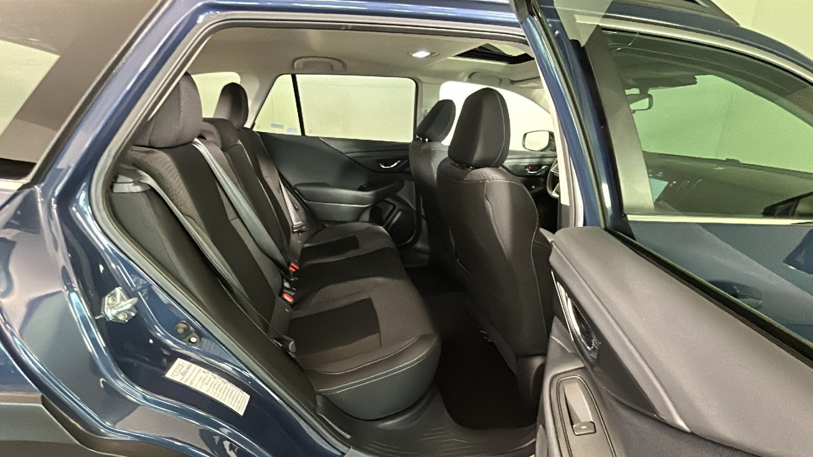 Used 2025 Subaru Outback Premium AWD/4WD image 35