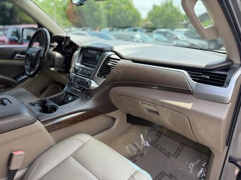 Used 2018 Chevrolet Tahoe LT w/ Luxury Package RWD image 36