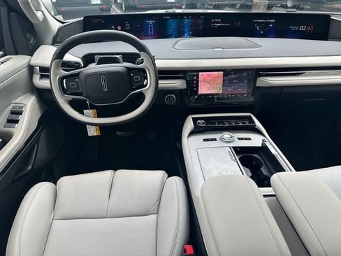 New 2026 Lincoln Navigator Reserve AWD/4WD image 22