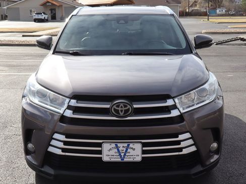 Used 2019 Toyota Highlander XLE image 12