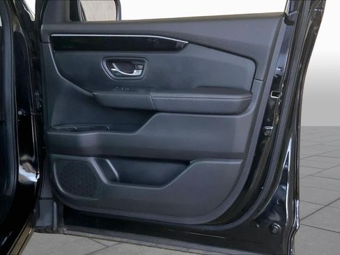 Used 2025 Honda Pilot EX-L image 22