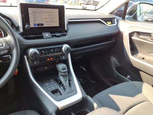 Used 2023 Toyota RAV4 LE AWD/4WD image 14