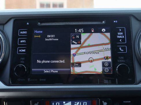 Used 2016 Toyota Tacoma TRD Sport image 31