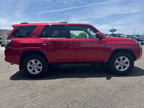 Used 2024 Toyota 4Runner SR5 RWD image 4
