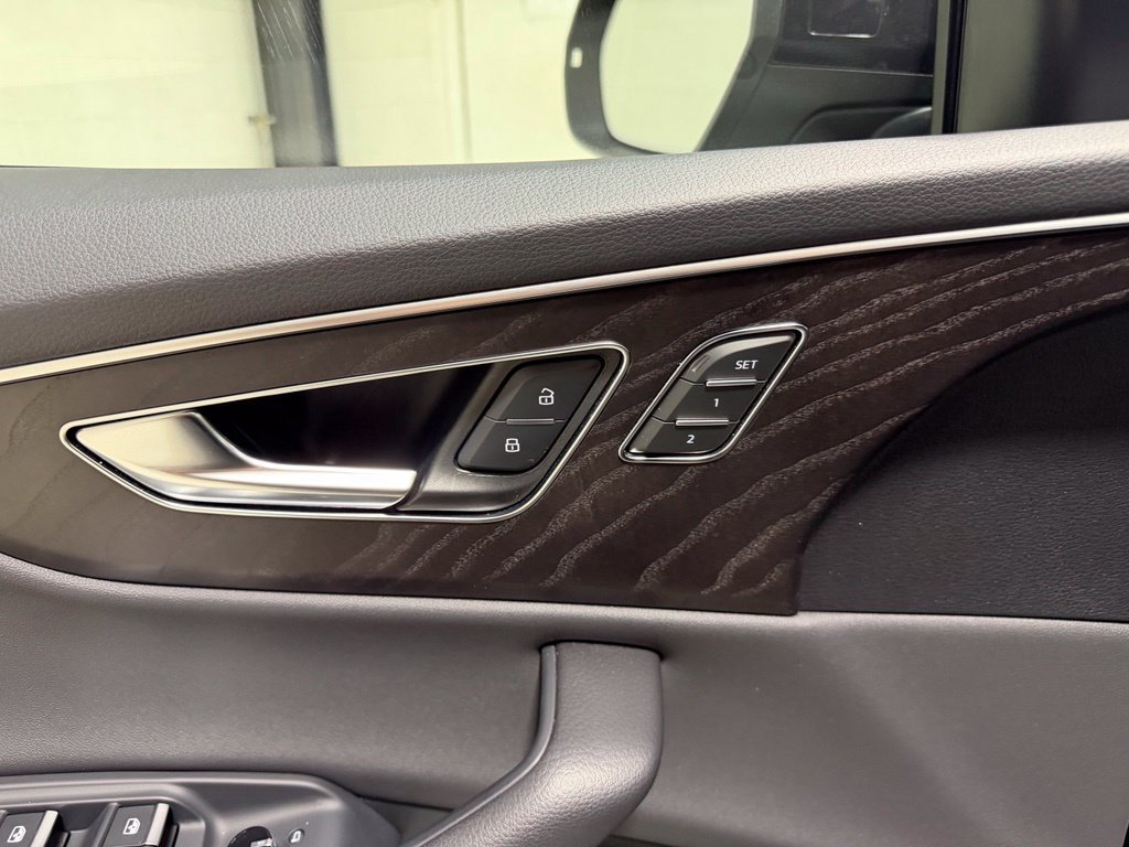 Used 2023 Audi Q8 Premium AWD/4WD image 29