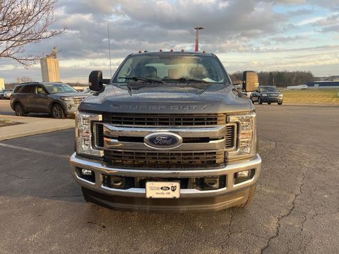 Used 2019 Ford F350 XLT image 2