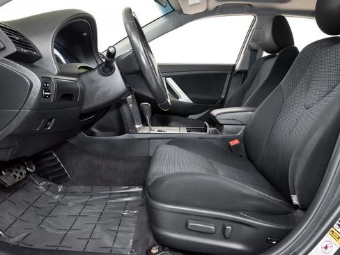 Used 2011 Toyota Camry SE w/ SE Extra-Value Pkg #1 FWD image 13