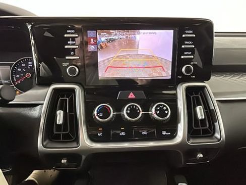 Used 2023 Kia Sorento LX AWD/4WD image 23