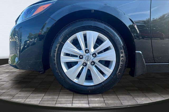 Used 2025 Nissan Sentra S FWD image 30