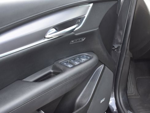Used 2017 Cadillac XT5 Luxury image 18