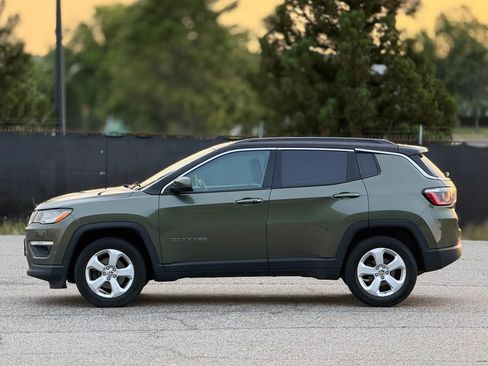 Used 2020 Jeep Compass Latitude w/ Cold Weather Group AWD/4WD image 8