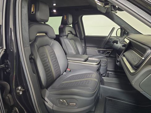 Used 2022 Rivian R1S Launch Edition image 24