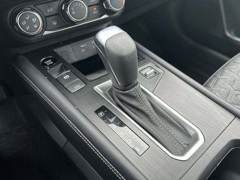 Used 2025 Nissan Kicks SV image 15