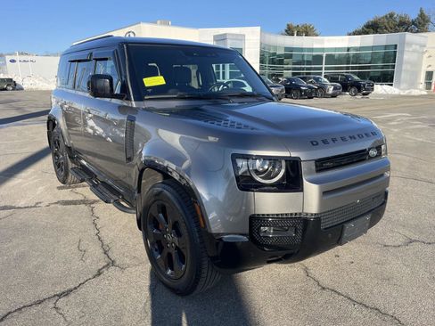 Used 2023 Land Rover Defender 110 X-Dynamic SE image 3