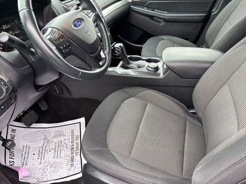 Used 2019 Ford Explorer XLT w/ Class II Trailer Tow Package image 11