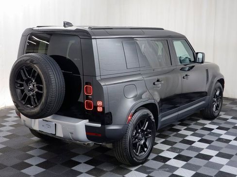 Used 2025 Land Rover Defender 110 S image 18