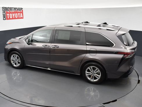 Used 2024 Toyota Sienna Platinum AWD/4WD image 32