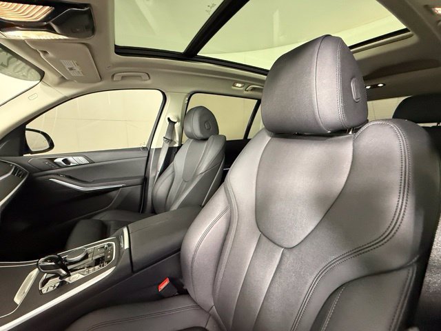 Used 2022 BMW X7 xDrive40i w/ Cold Weather Package AWD/4WD image 16
