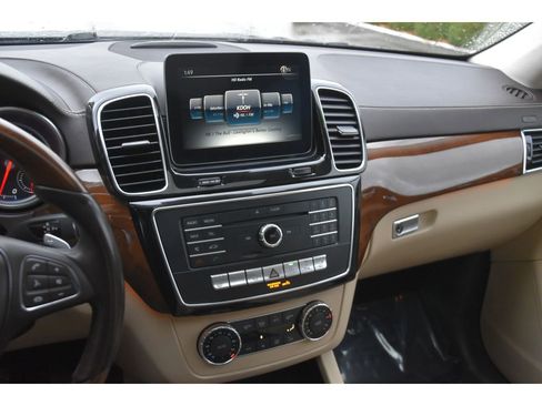 Used 2017 Mercedes-Benz GLS 450 4MATIC image 19